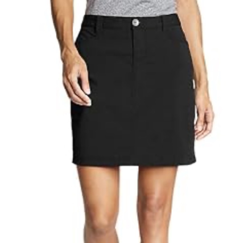 Eddie Bauer Women’s Adventurer 2.0 Skort in Black with Front/Back…